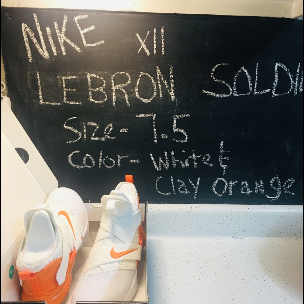 Nike Lebron Soldier Xii Basketball shoes
